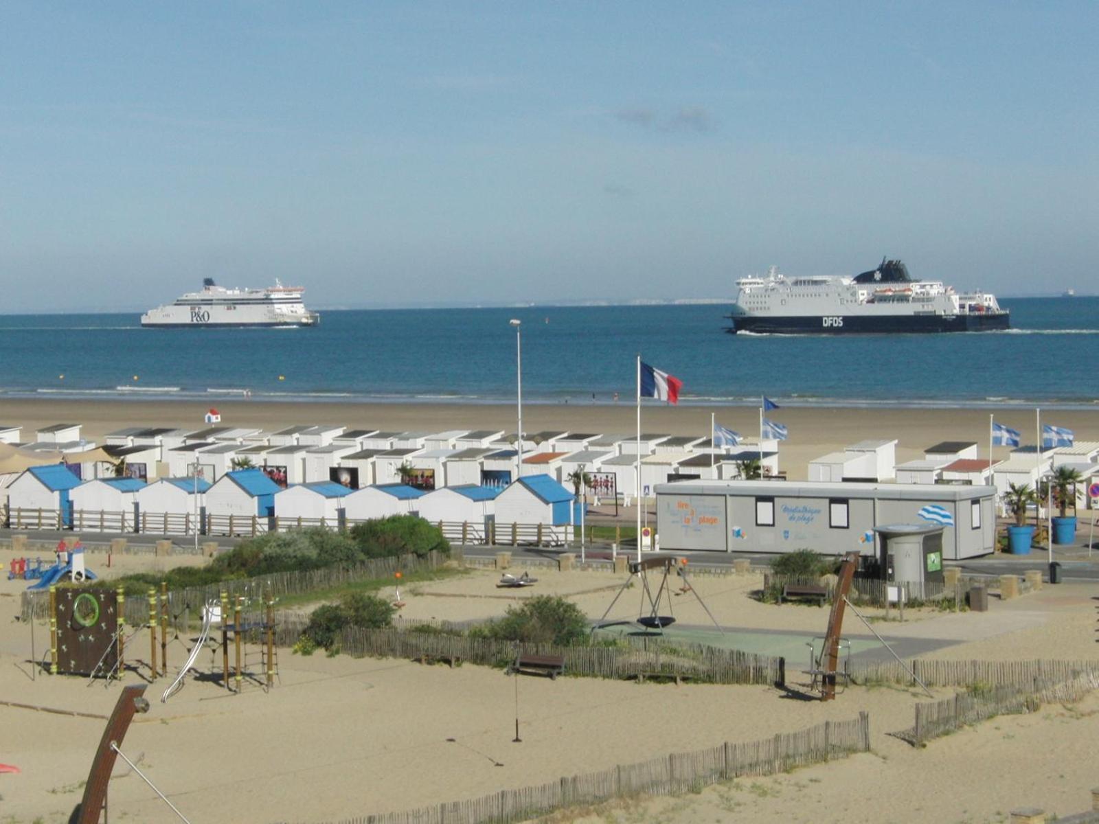 Studio A La Plage - Vue Mer Calais Esterno foto